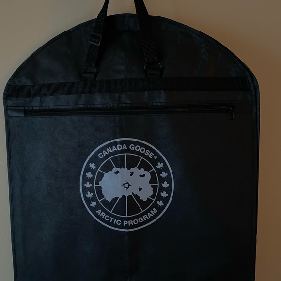 Canada Goose Garment Bag - Picture 5 of 7